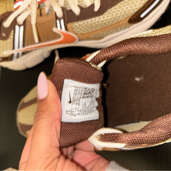 Nike Zoom Vomero 5
Wheat Grass and Cacao Wow - Picture 11 of 11